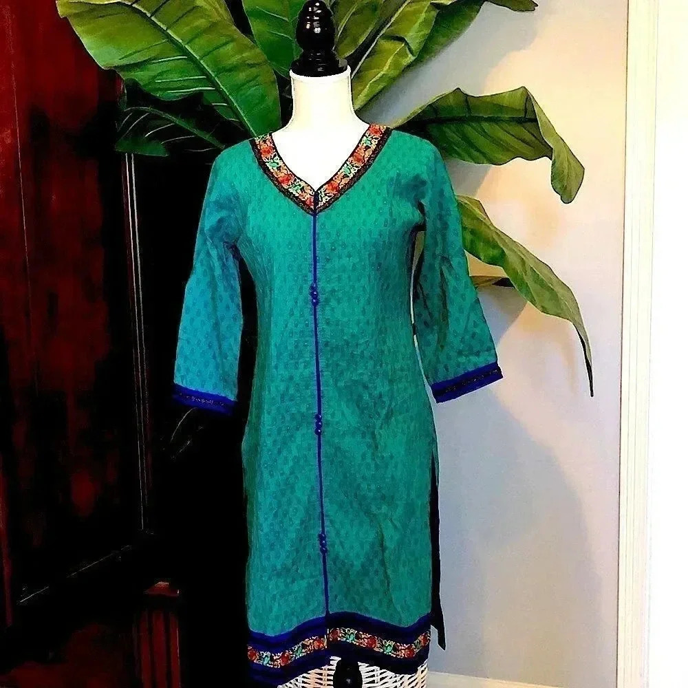 Stunning handmade green 3/4th sleeve Indian dress size medium